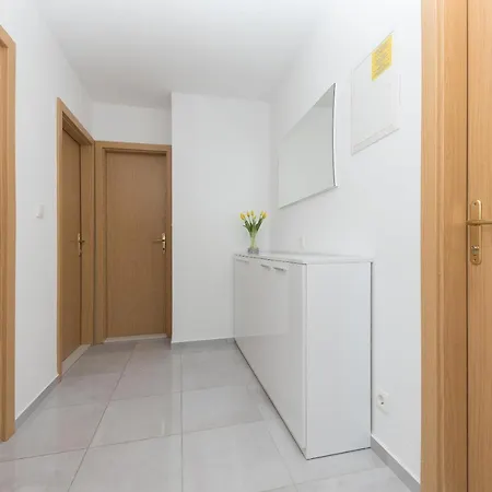 Apartment M&a *