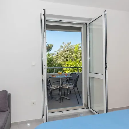 Apartment M&a