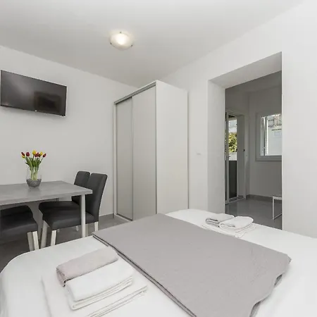 Apartment M&a *