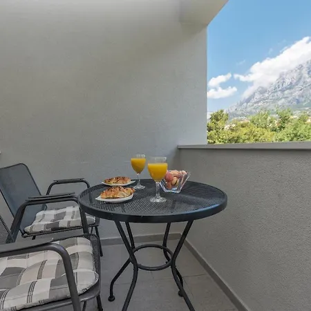 M&a * Makarska