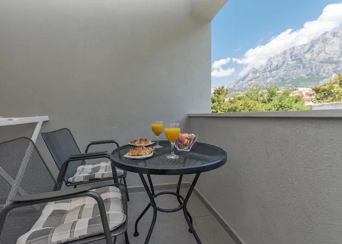 M&a * Makarska