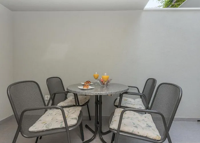 Апартаменты M&a *