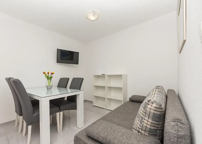 M&a Макарска