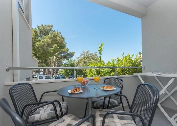 M&a * Макарска