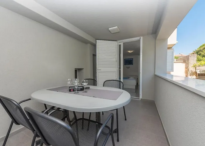 M&a Макарска