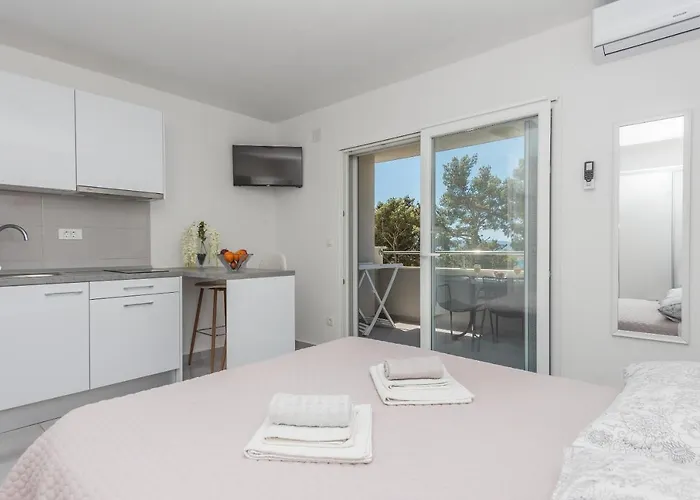 M&a Макарска