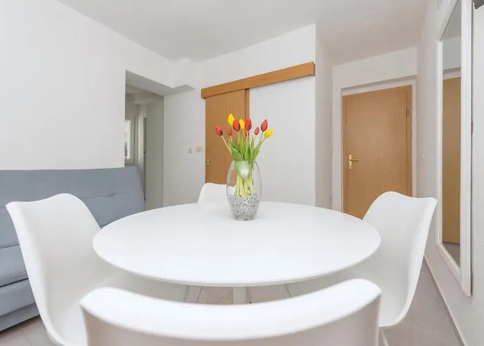 M&a * Макарска